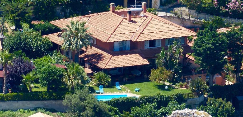 Villa Di Giorgi Apartments Чефалу Екстериор снимка