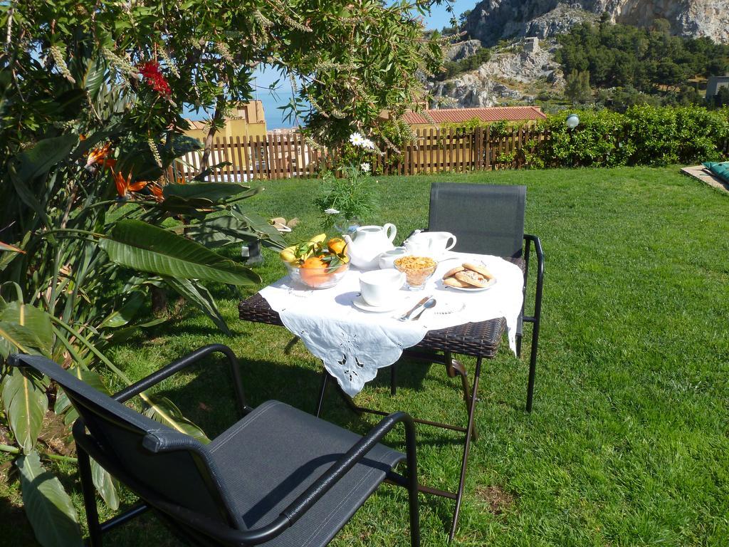 Villa Di Giorgi Apartments Чефалу Екстериор снимка