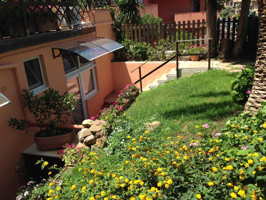 Villa Di Giorgi Apartments Чефалу Екстериор снимка